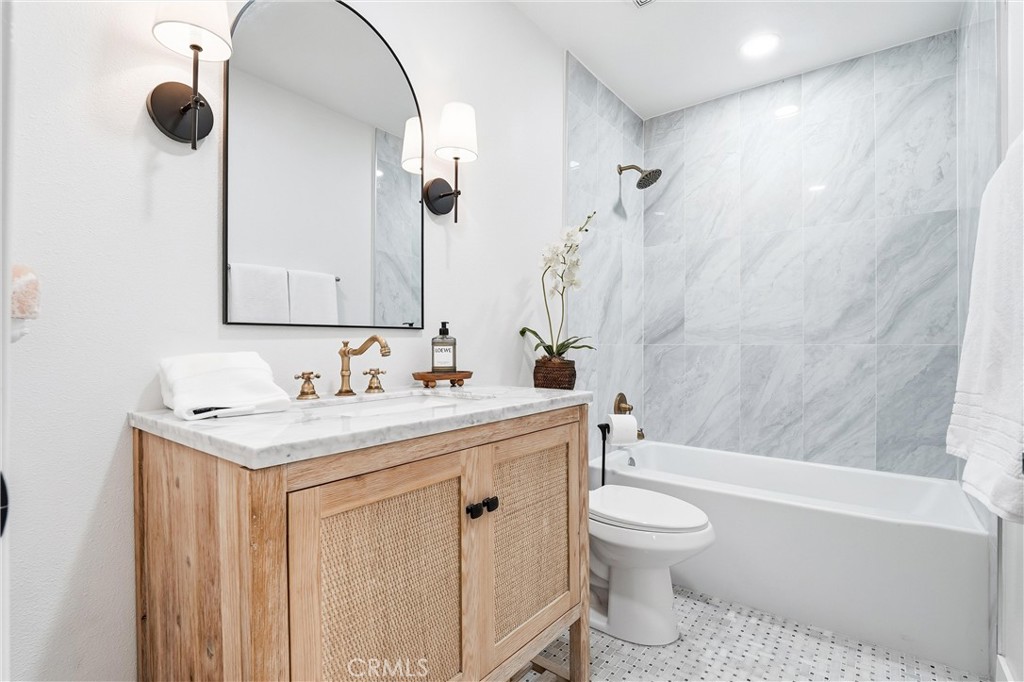 7322 Yellowtail Drive 104