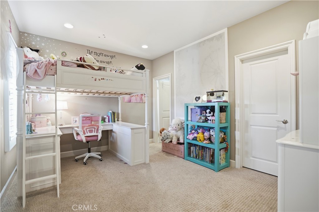 17491 Oakbluffs Lane