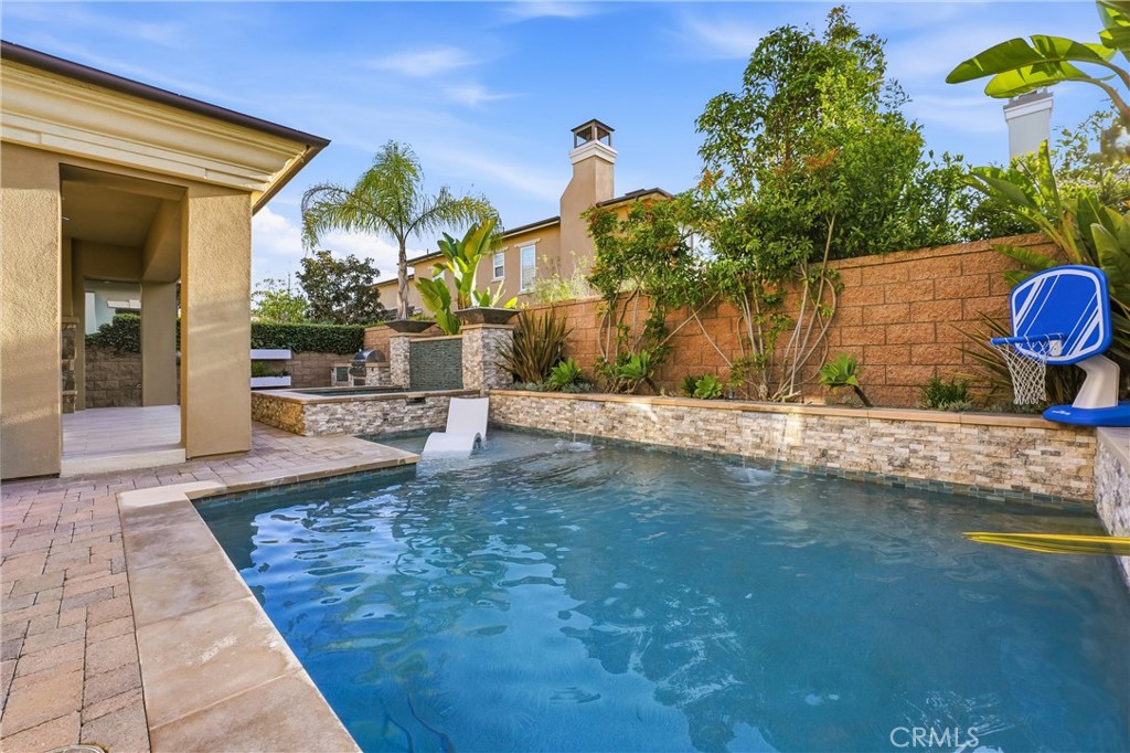 17491 Oakbluffs Lane