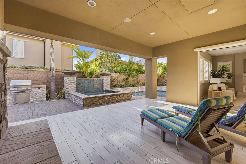 17491 Oakbluffs Lane