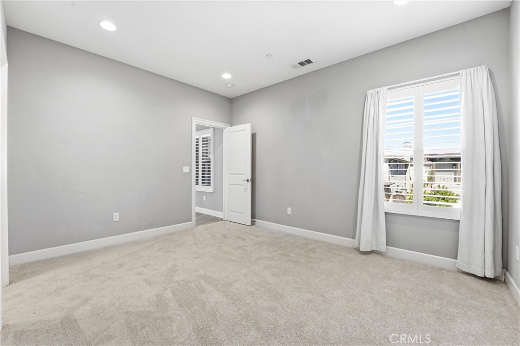 17491 Oakbluffs Lane