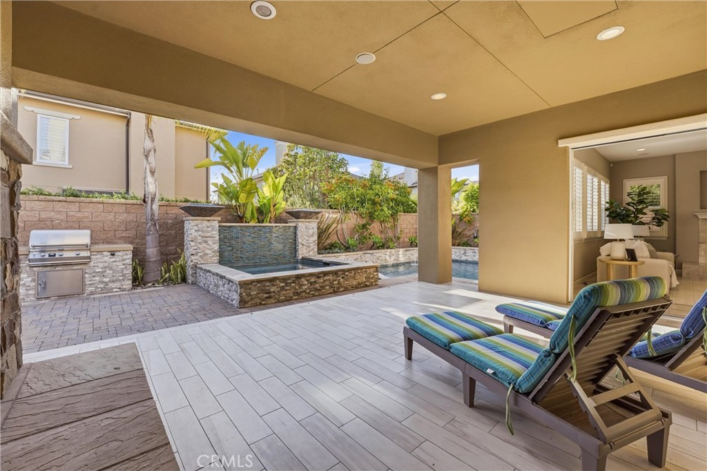 17491 Oakbluffs Lane
