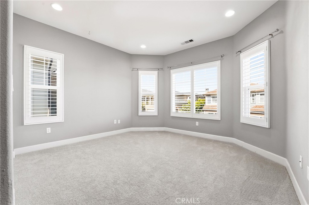 17491 Oakbluffs Lane