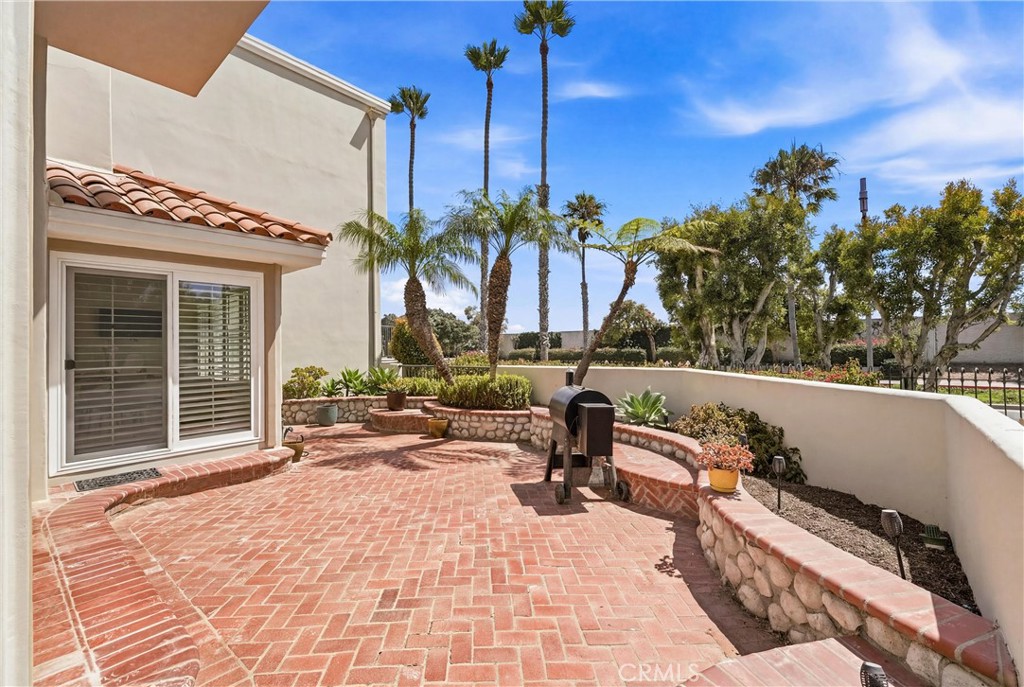 6051 Broadstone Circle