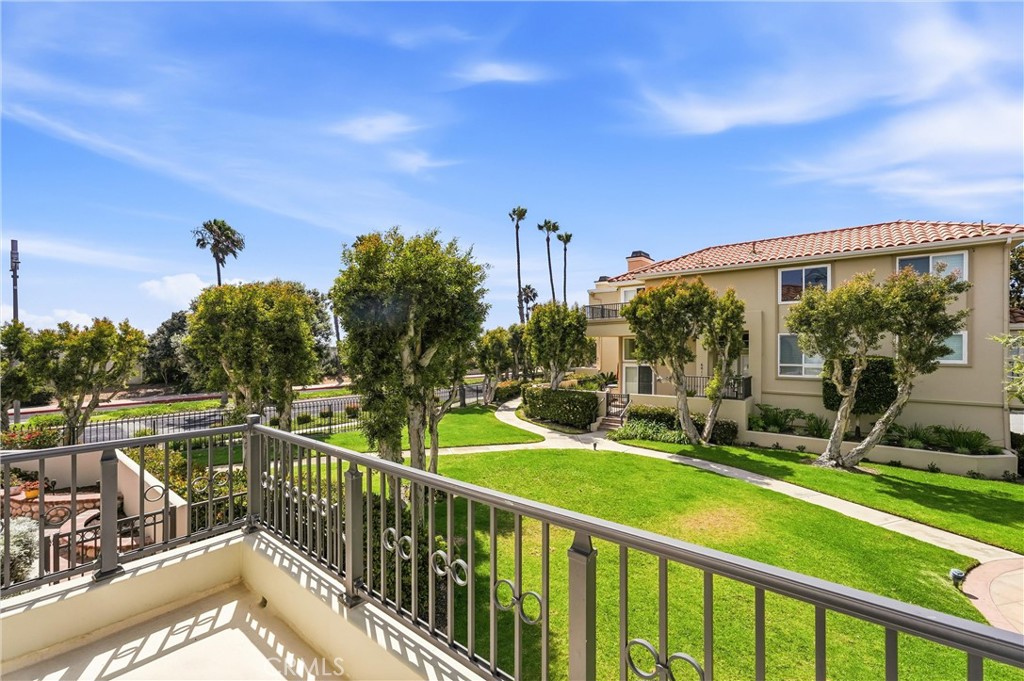 6051 Broadstone Circle