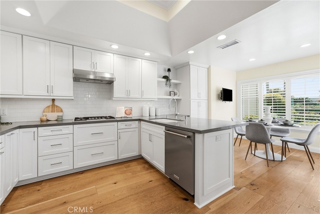 6051 Broadstone Circle