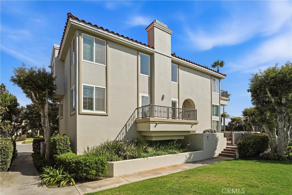 6051 Broadstone Circle