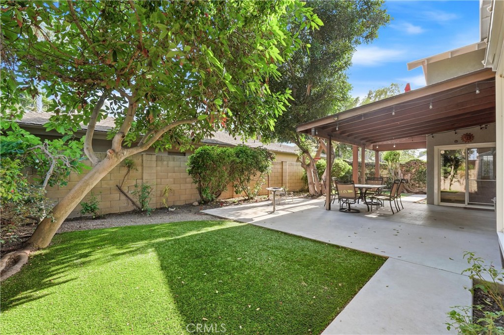 5872 Meadowbrook Drive