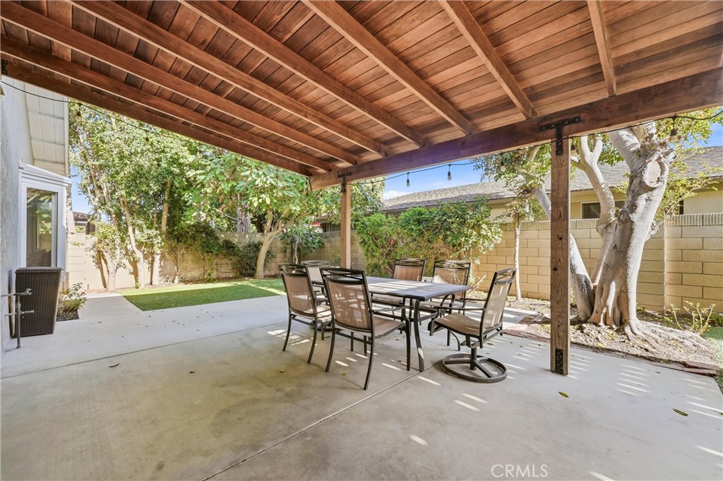 5872 Meadowbrook Drive