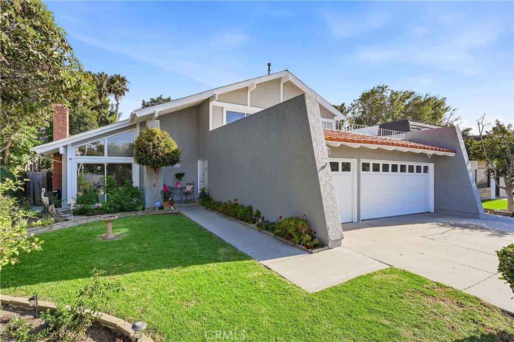 5872 Meadowbrook Drive