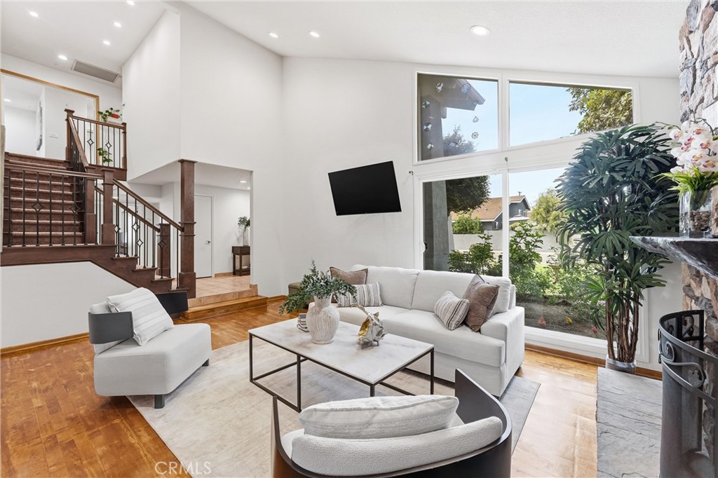 5872 Meadowbrook Drive