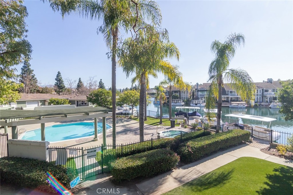 5600 Vista Del Mar