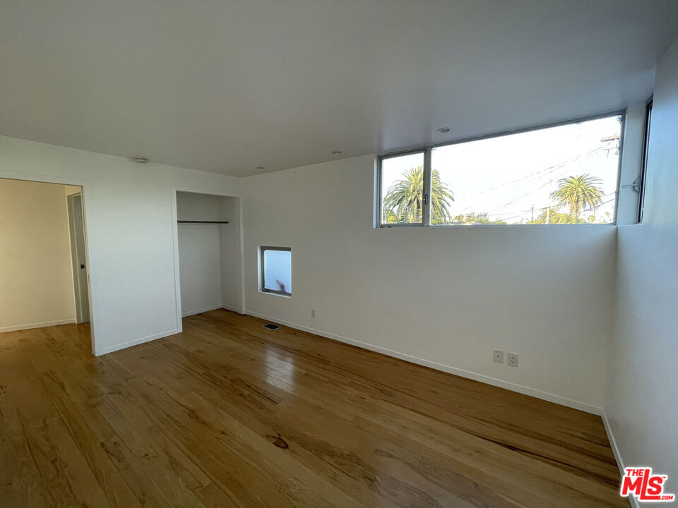 608 1/2 WESTMINSTER Avenue