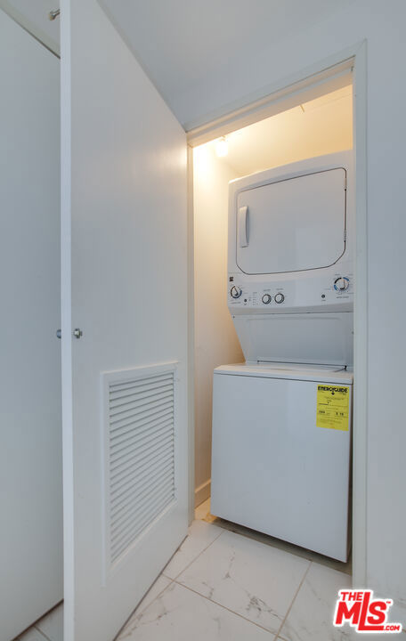 700 MAIN Street Unit: 5