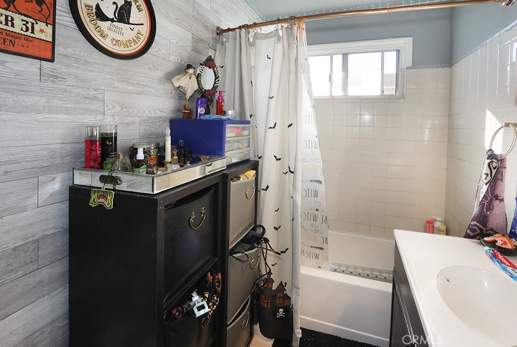 4110 E Vermont Street