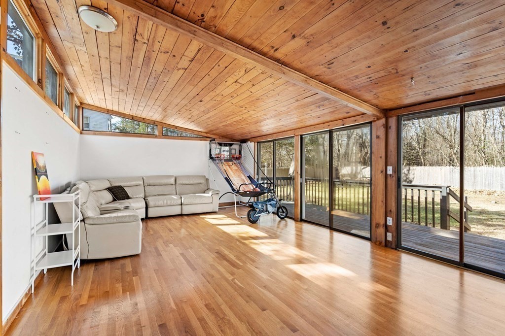 86 Larson Rd.