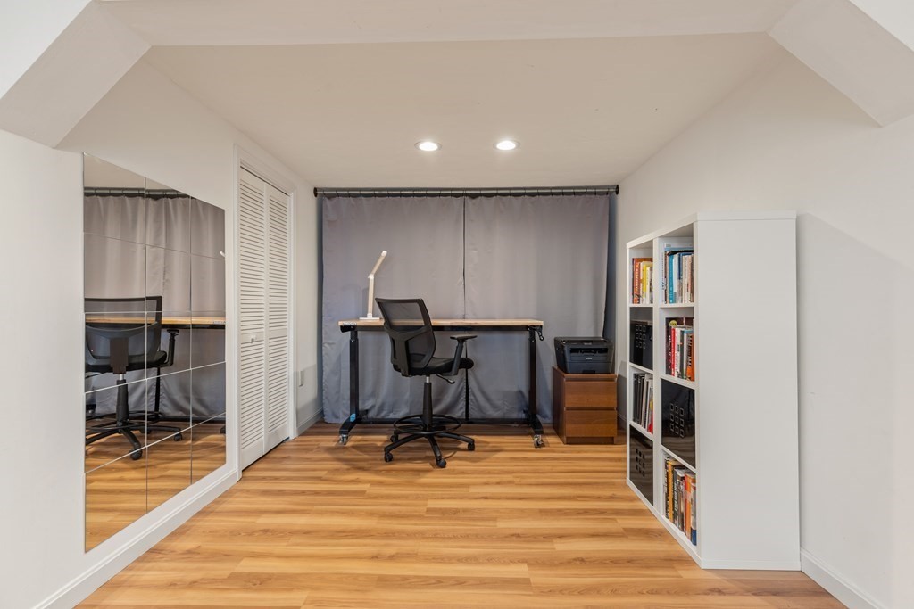 33 Fieldbrook Dr