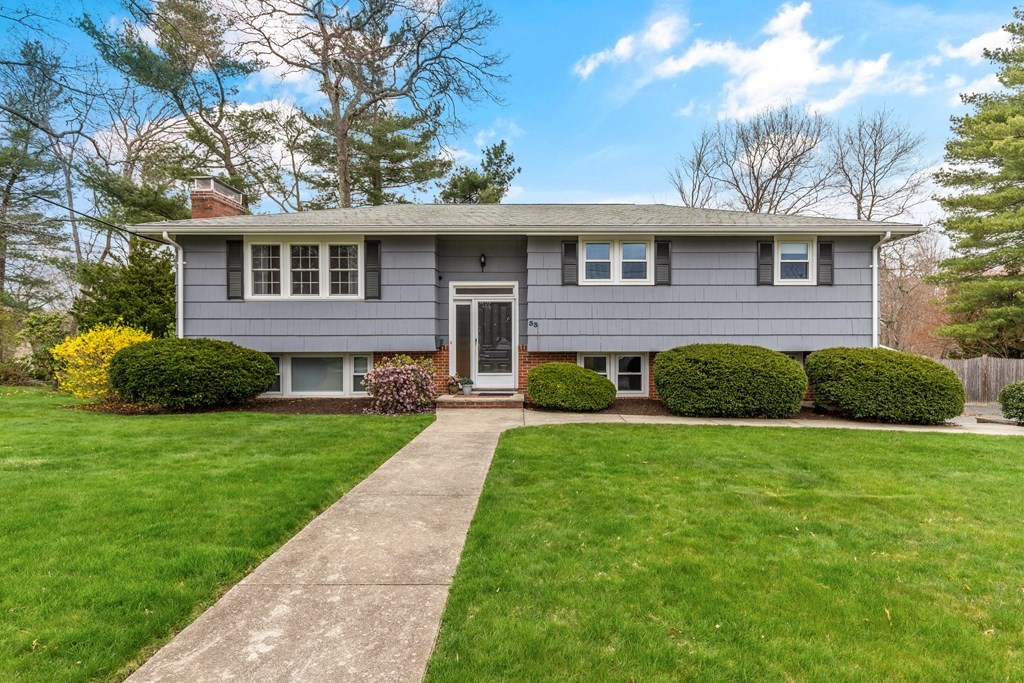 33 Fieldbrook Dr