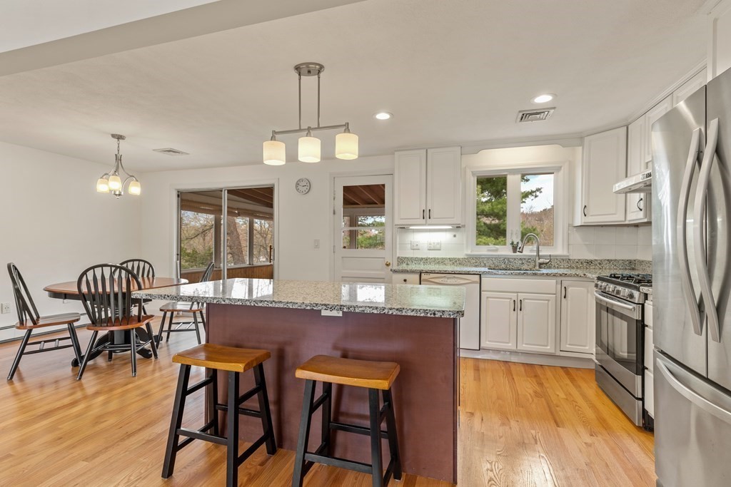 33 Fieldbrook Dr
