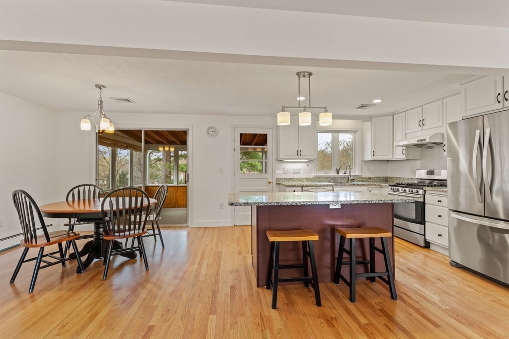33 Fieldbrook Dr