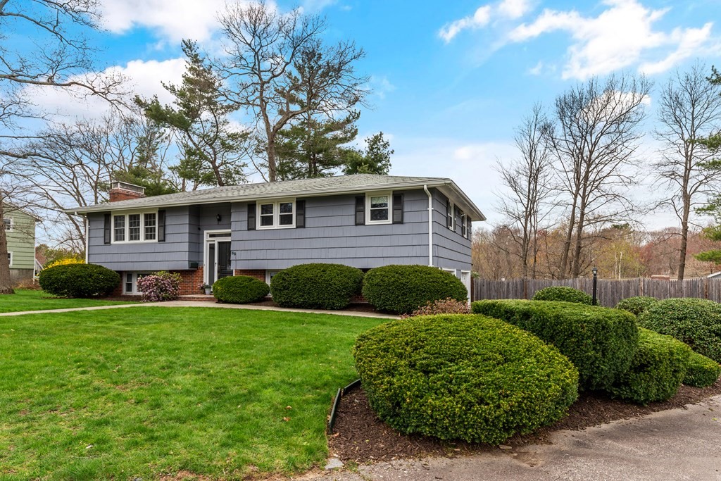 33 Fieldbrook Dr