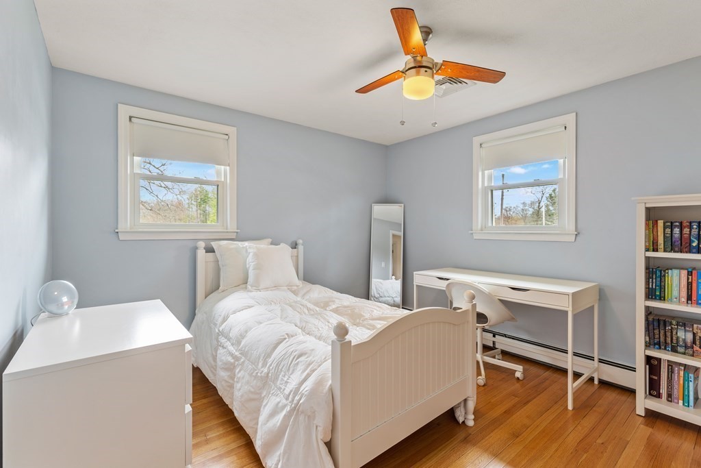 33 Fieldbrook Dr