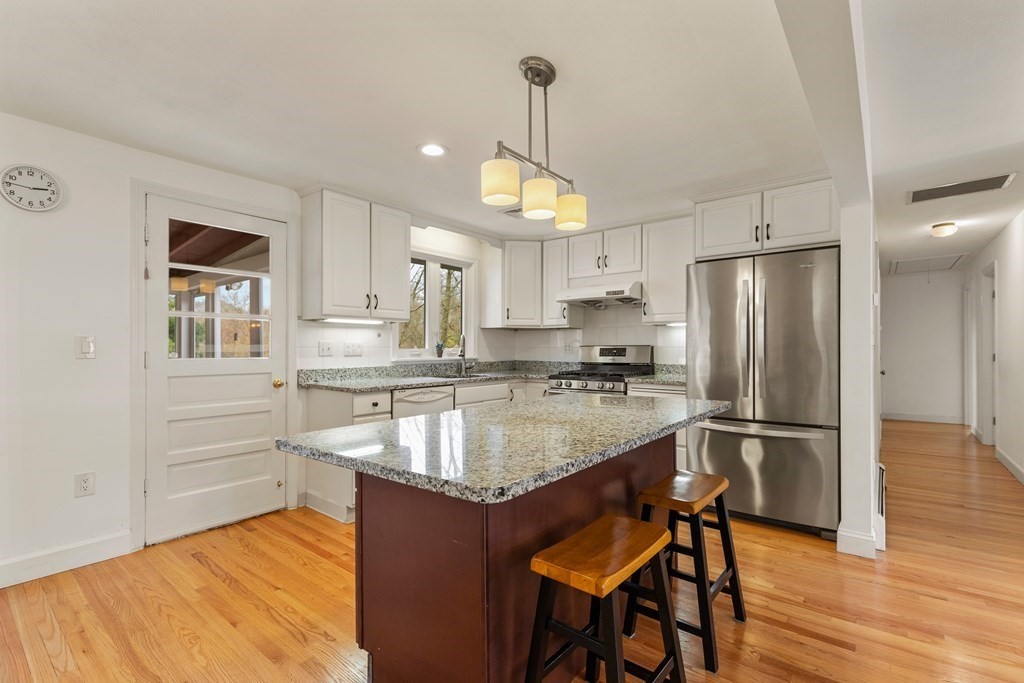 33 Fieldbrook Dr