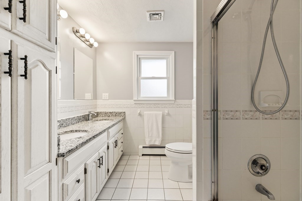 33 Fieldbrook Dr