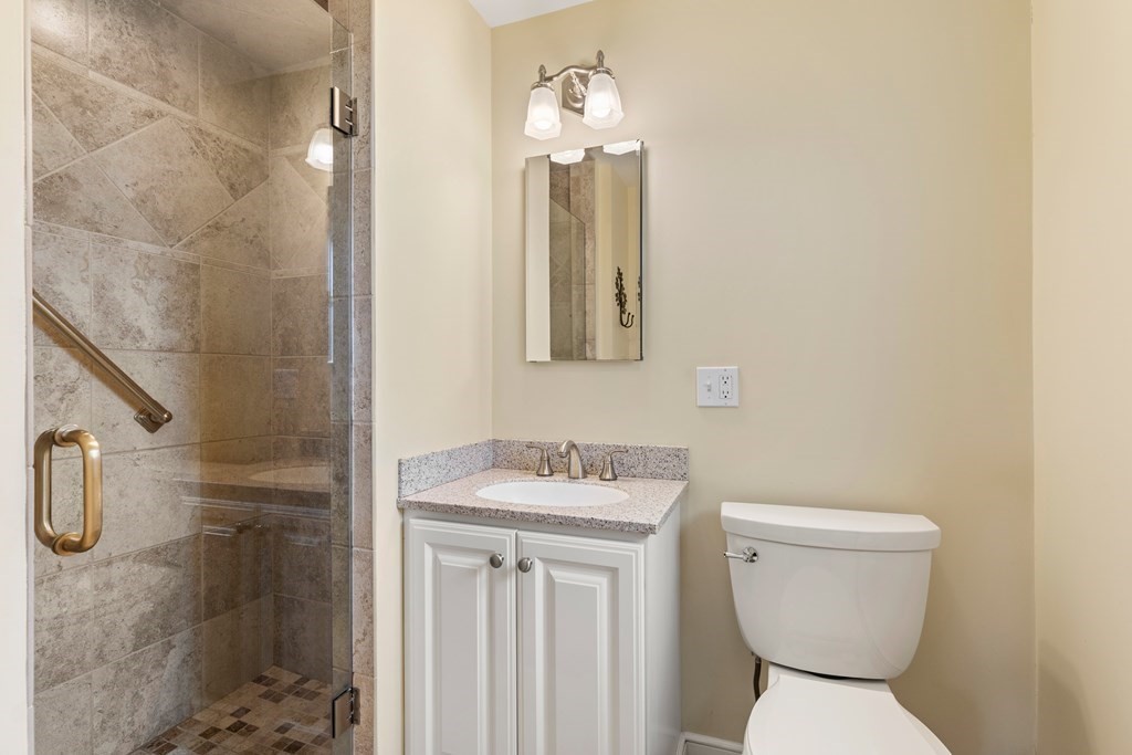 33 Fieldbrook Dr