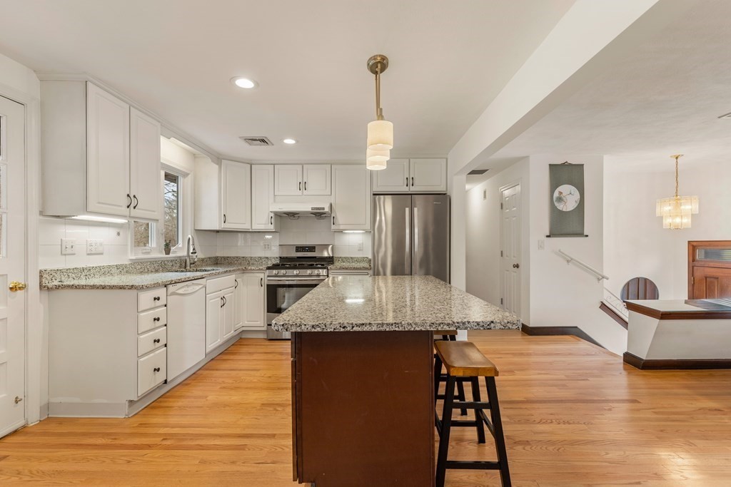 33 Fieldbrook Dr