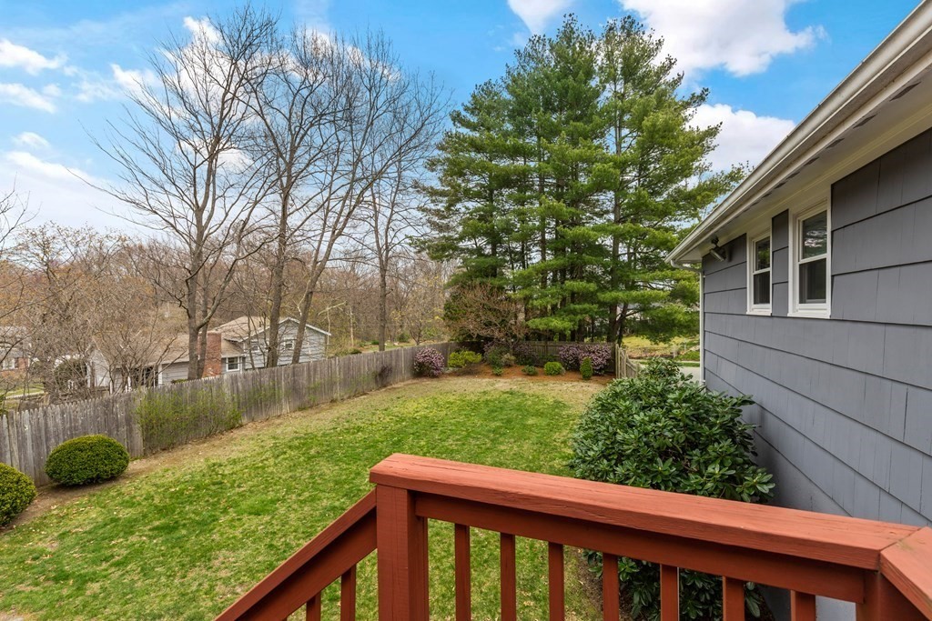 33 Fieldbrook Dr