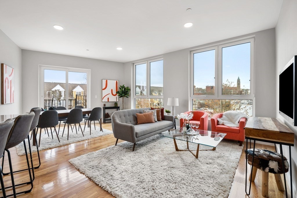 10 Taber Street Unit: 207
