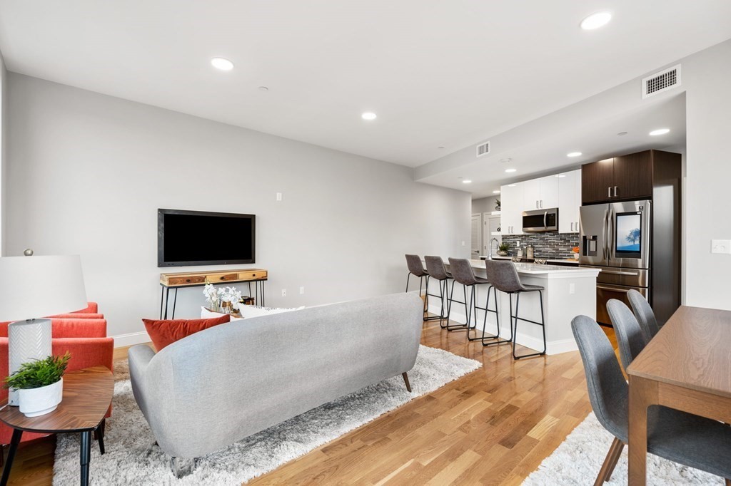 10 Taber Street Unit: 207