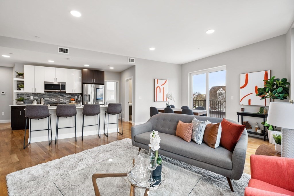 10 Taber Street Unit: 207