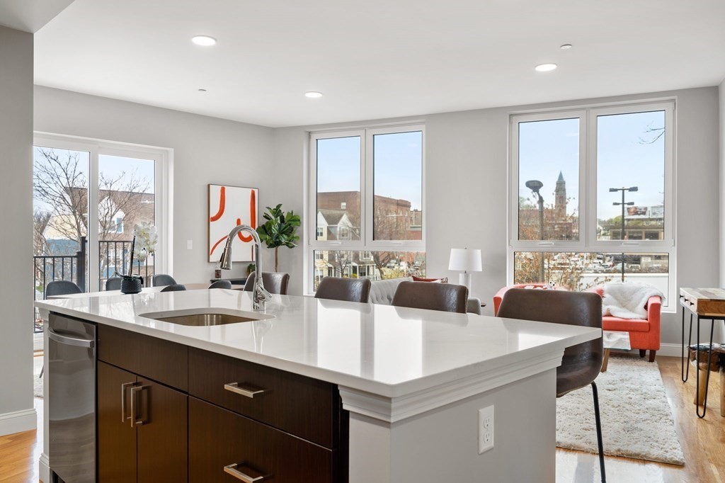 10 Taber Street Unit: 207