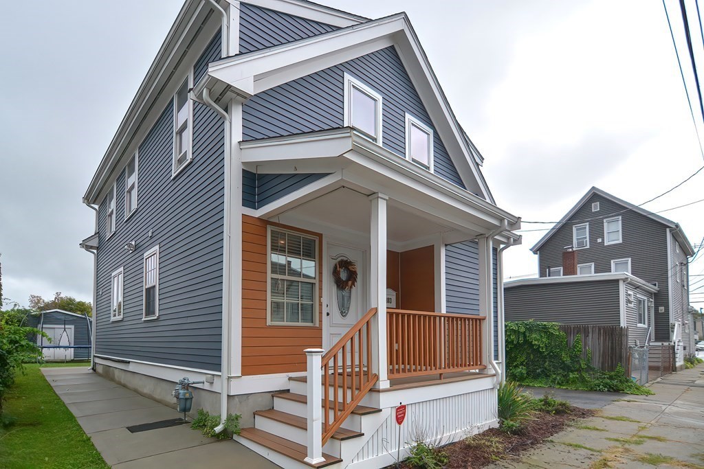883 Grinnell St