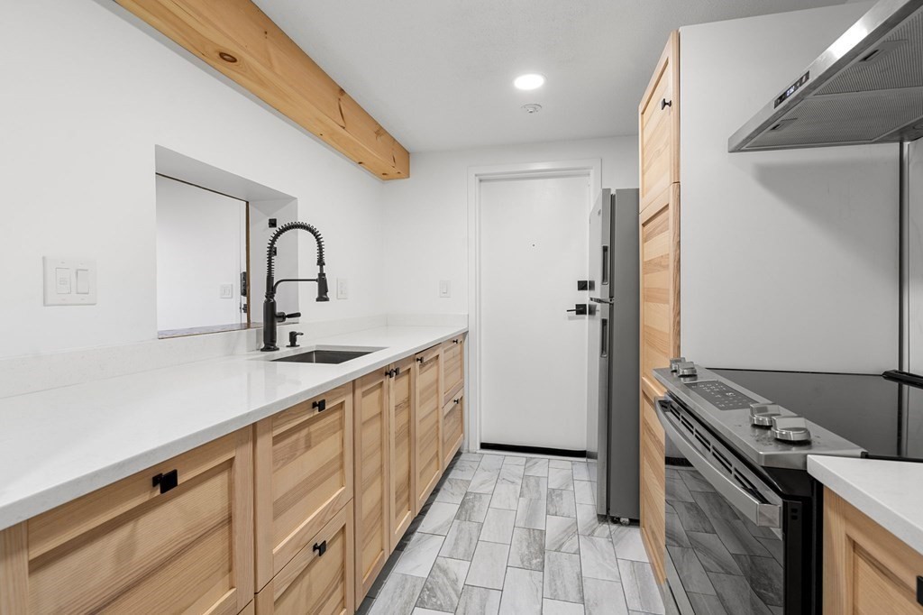 60B Gibson St. Unit: B4