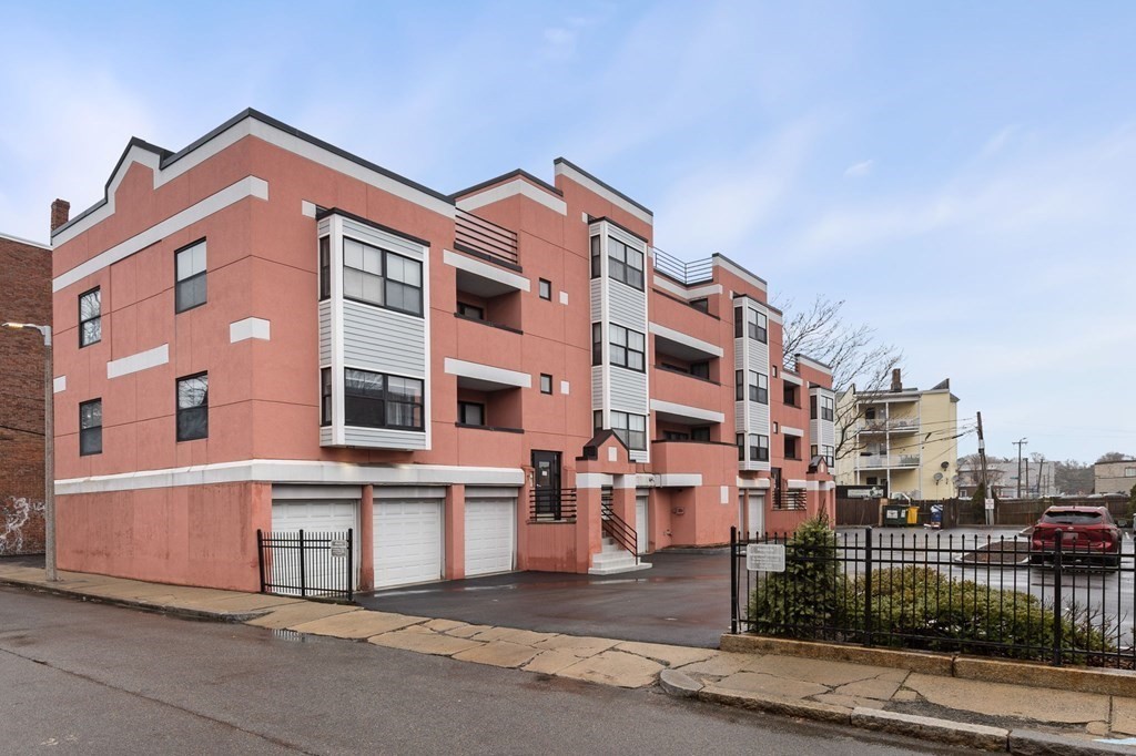 60B Gibson St. Unit: B4