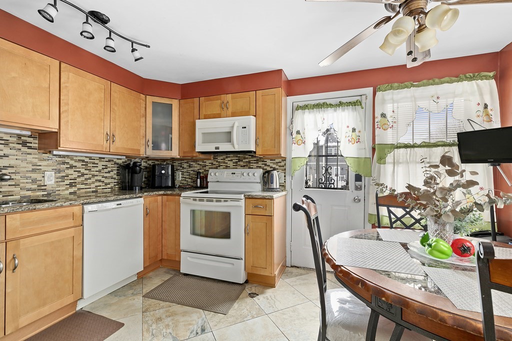 49 Willowwood St. Unit: 49