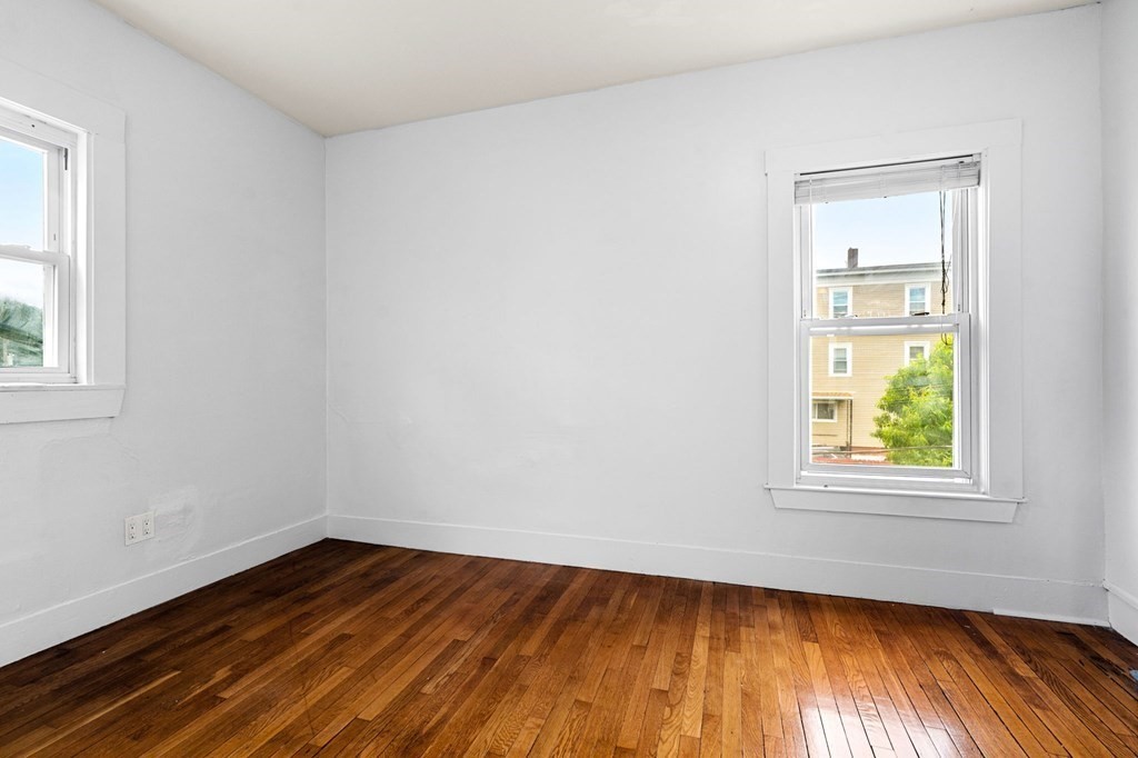 146-148 Forest Ave. Unit: 2