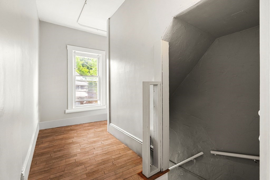 146-148 Forest Ave. Unit: 2