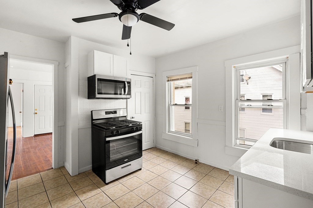146-148 Forest Ave. Unit: 2