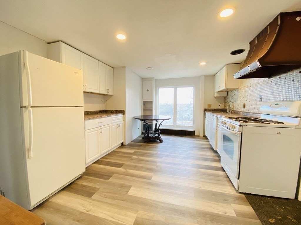 12 Randall Ave