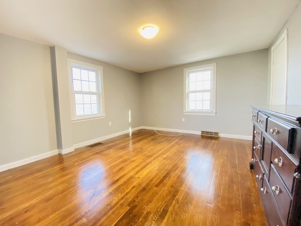 12 Randall Ave