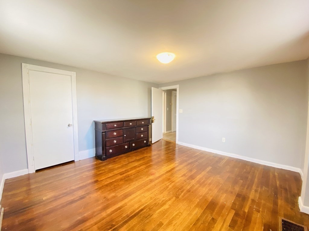 12 Randall Ave
