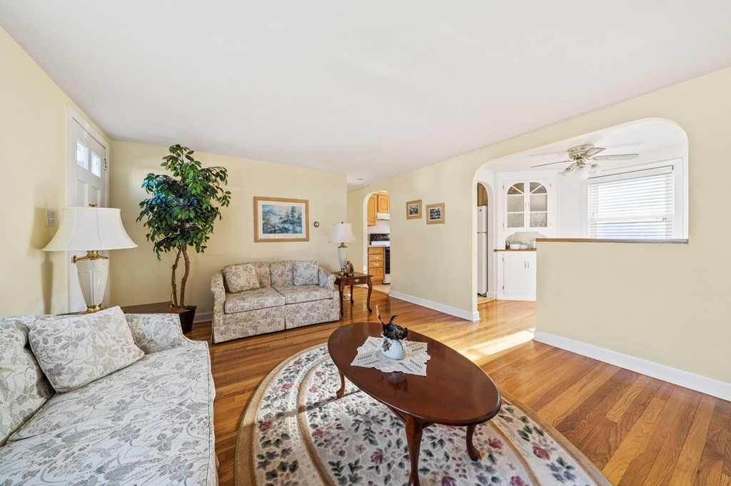 10 Ellen Ave