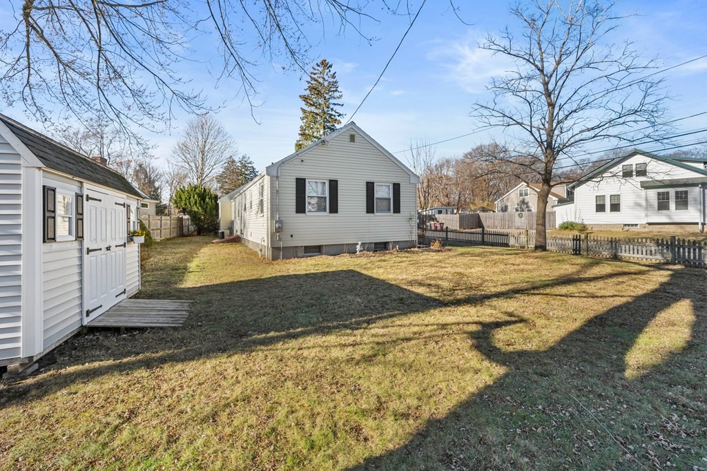 10 Ellen Ave