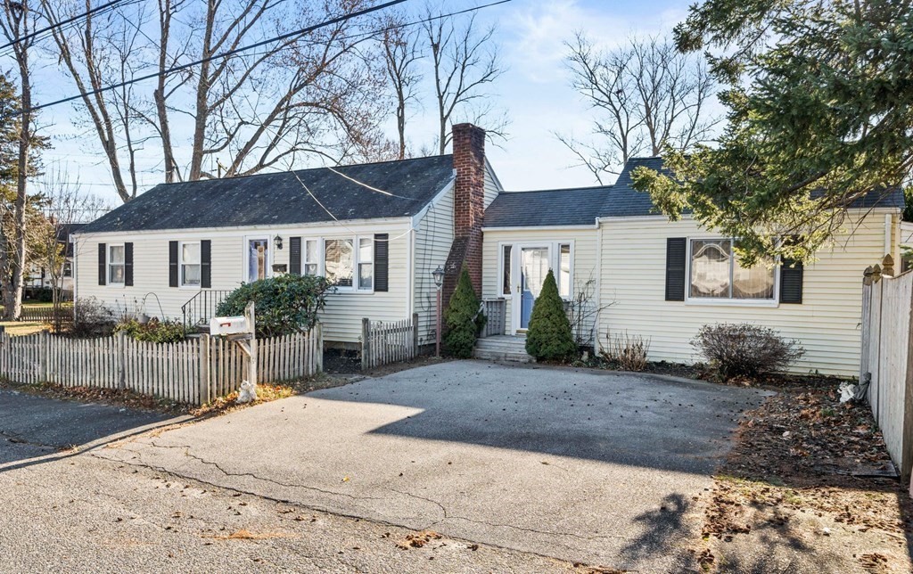 10 Ellen Ave