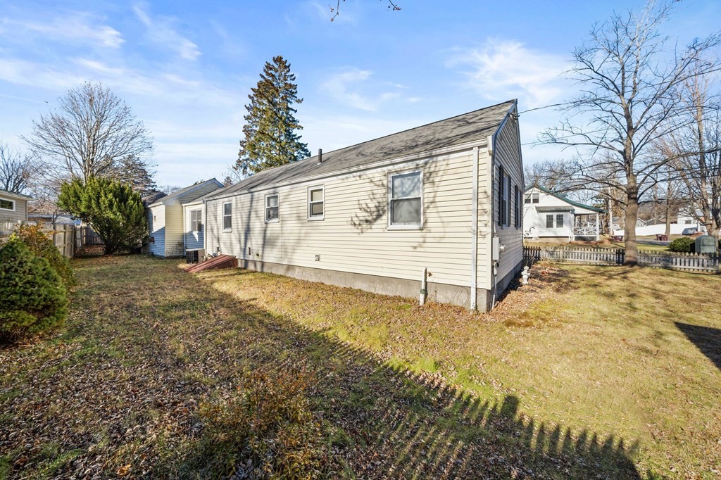 10 Ellen Ave