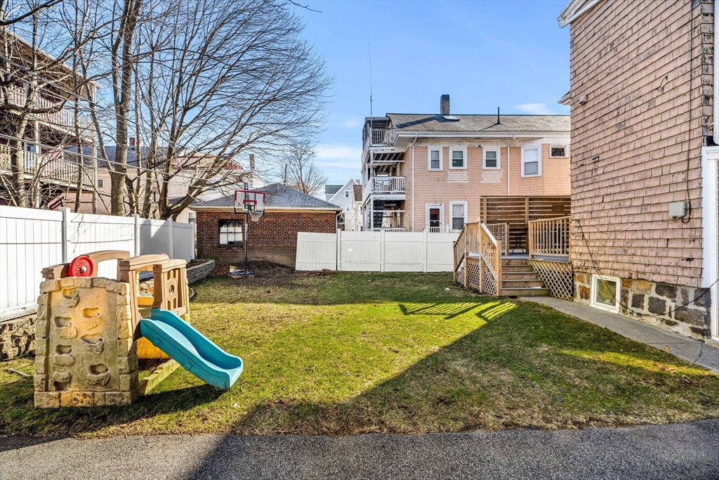 8 Silloway St